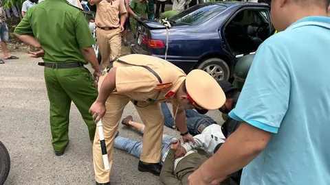 CSGT truy đuổi hơn 30km bắt 3 kẻ trộm đi trên ô tô biển giả