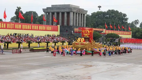 Nhìn lại toàn cảnh lễ Tổng duyệt diễu binh, diễn hành tại 'điểm cầu' nóng nhất: Quảng trường Ba Đình