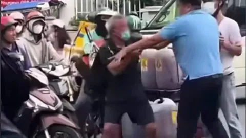 Bắt khẩn cấp Nguyễn Lâm Minh Tuấn vì "hổ báo" trên đường với cụ ông 72 tuổi