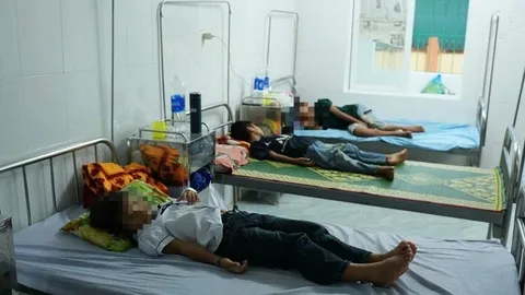 Hiệu trưởng lên tiếng về thông tin Hiệu phó không cho đưa học sinh bị ngộ độc đi viện ở Quảng Trị