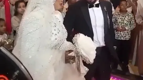 Chú rể đột tử khi đang mải nhảy múa cùng cô dâu trong ngày cưới: Camera ghi lại khoảnh khắc nhói lòng