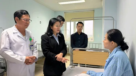 Vụ dùng dao đâm 7 người ở Bệnh viện Sản Nhi Nghệ An: Nghẹt thở giây phút nhân viên y tế dũng cảm giằng lại trẻ sơ sinh khỏi tay gã trai máu lạnh