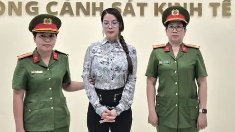 Sững sờ lý do diễn viên, người mẫu Trương Ngọc Ánh bị bắt: Bị cáo buộc chiếm đoạt hàng nghìn lượng vàng, hàng chục tỷ đồng