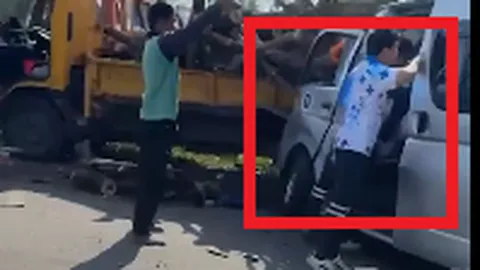 Đau lòng xe chở nhân viên y tế va chạm xe tải, 13 người thương vong