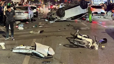 Tạm giữ hình sự Vũ Quang Chiến (sinh năm 1987) - tài xế Lexus tông liên hoàn 6 xe lúc nửa đêm ở Trung Kính, Hà Nội