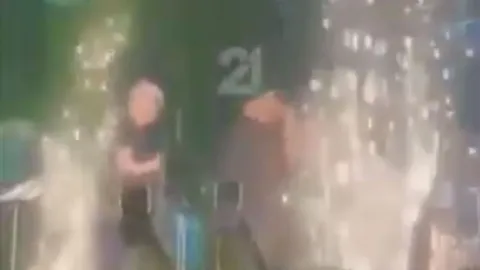 Clip: Khoảnh khắc dẫn tới vụ cháy thảm họa ở Bắc Macedonia, ít nhất 59 người tử vong và hơn 150 người bị thương