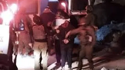 Clip: Hoảng hồn trước cảnh đạo diễn Palestine đoạt giải Oscar bị người định cư Israel đuổi đánh