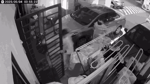 Clip: 5 kẻ giả danh cảnh sát cướp tiền, vàng, cả gia đình mất trắng sau 1 đêm