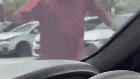 Clip: Thông tin về tài xế chửi bới, "tung cước" đạp xe BMW giữa đường đầy thô bạo, lời lẽ thách thức