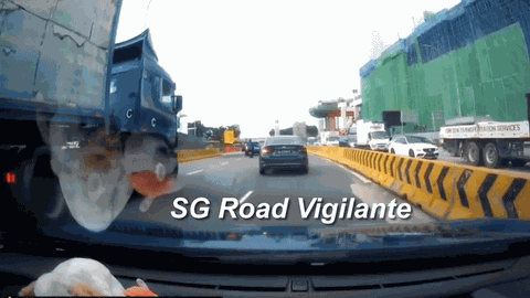 Clip: Xe tải đổi làn bất ngờ, gây tai nạn liên hoàn trên cao tốc