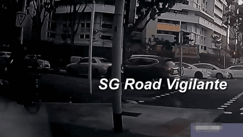 Clip: Tài xế cán qua người đi đường rồi bỏ chạy, nhưng điều xảy ra sau đó mới gây choáng váng