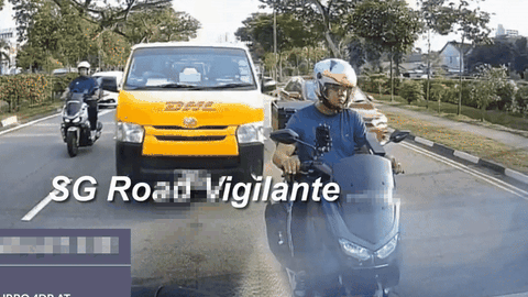 Clip: Người đi xe máy bị húc ngã bất ngờ, xe tải móp đầu, dân mạng tranh cãi dữ dội