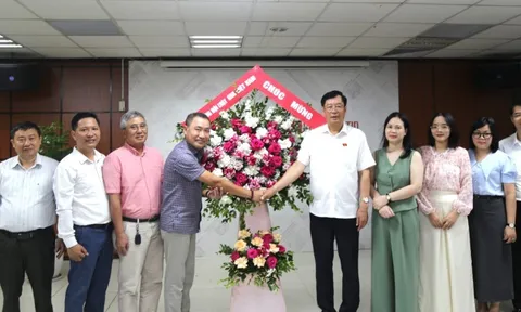 Lãnh đạo Hội Luật gia Việt Nam thăm và chúc mừng Tạp chí ĐS&PL nhân ngày Báo chí Cách mạng Việt Nam