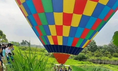Thực hư thông tin 9 người trên khinh khí cầu rơi xuống ruộng lúa ở Hà Nội