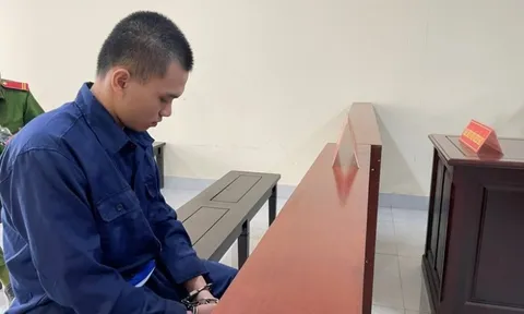 Bị dọa tung clip nhạy cảm lên mạng, nữ sinh lớp 9 treo cổ tự tử