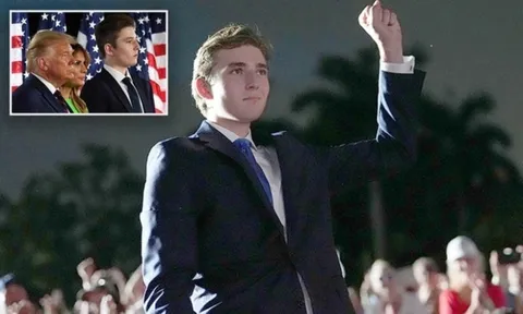 Cậu út nhà ông Trump gây chú ý trong lần đầu cùng bố vận động tranh cử