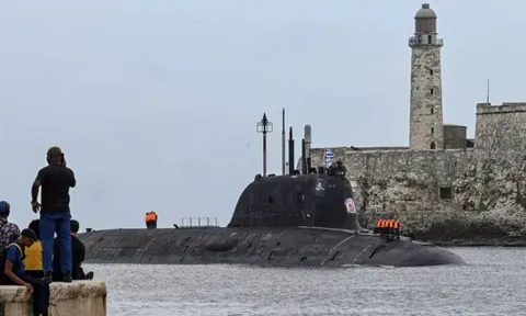 Nga khen tàu chiến NATO “hành động lịch sự” ở Cuba