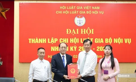 Công bố quyết định thành lập Chi hội Luật gia Bộ Nội vụ