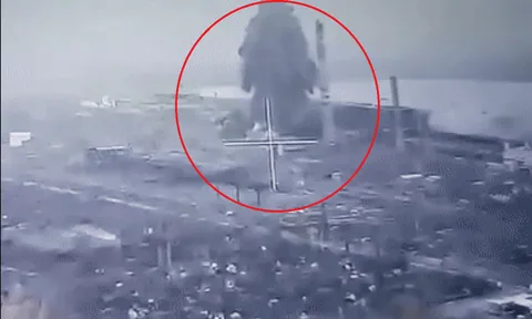 Clip: Quân đội Nga nã bom FAB-1500 vào nhà máy nhiệt điện của Ukraine