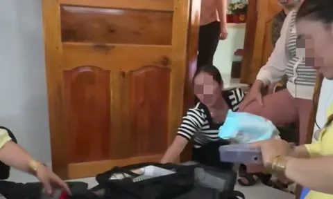 Clip: Uẩn khúc vụ thợ trang điểm bị yêu cầu cởi đồ kiểm tra do nghi lấy 20 triệu đồng là gì?