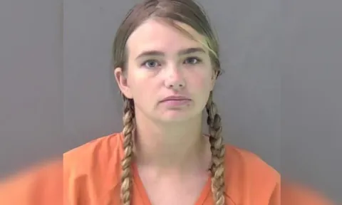 Chạy theo tình yêu online, người mẹ trẻ bỏ con ở nhà một mình trong đêm và cái kết đắng