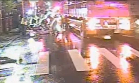 Clip: Hiện trường vụ tai nạn thảm khốc giữa xe đầu kéo và ô tô con, khiến 3 người chết