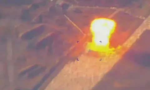 Clip: Nga "ra đòn" bằng tên lửa Iskander "hạ gục" tiêm kích MiG-29 của Ukraine dữ dội như thế nào?