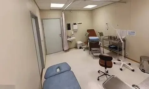 Hơn 6000 giờ video quay lén bệnh nhân của bác sĩ phụ khoa