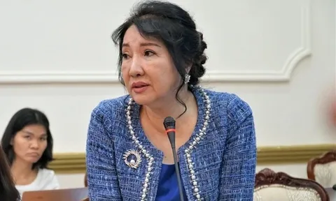 Bà Nguyễn Thị Như Loan vừa được tại ngoại đã "xắn tay áo" giải quyết công việc tại Quốc Cường Gia Lai