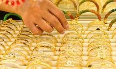 Giá vàng nhẫn quay xe, "lao dốc" ngày 3/12/2024