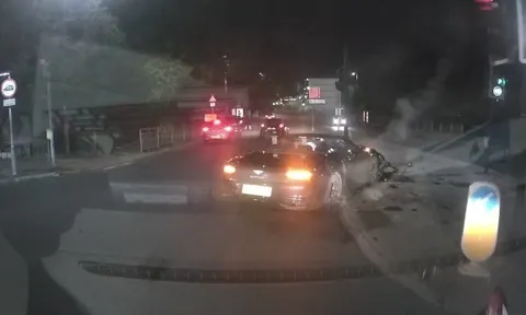 Clip: Say rượu, vượt đèn đỏ, ma men cướp đi sinh mạng bé 12 tuổi