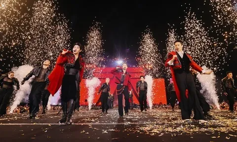 Thấy gì từ hiện tượng cuồng các 'anh trai': Kỹ nghệ nhào nặn thần tượng