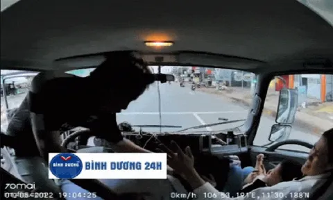 Clip: Hé lộ lý do tài xế bán tải tung "liên hoàn cước" với người lái xe tải trước mặt em bé gây phẫn nộ