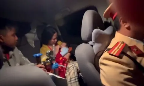 Clip: CSGT dùng xe đặc chủng đưa trẻ sơ sinh suy hô hấp đến bệnh viện cấp cứu kịp thời