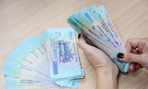 Tết Dương lịch 2025: Người lao động được thưởng khoản tiền gì?