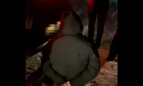 Clip: Cơ quan An ninh Liên bang Nga đột kích vào căn hộ của nghi phạm ám sát tướng hạt nhân