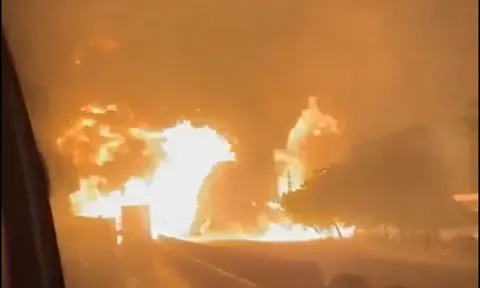 Clip: Xe chở gas nổ như bom, 54 người thương vong