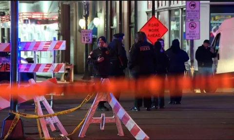 "Xe điên" khiến hàng chục người thương vong khi đang ăn mừng năm mới