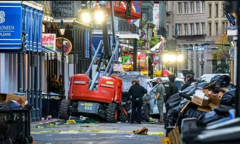 Tài xế "xe điên" tử vong sau cuộc đấu súng với cảnh sát