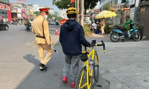 Clip: Nhiều "lý do lý trấu" khi vi phạm nồng độ cồn, đi xe đạp cũng nộp phạt, có người hơn cả mức kịch khung