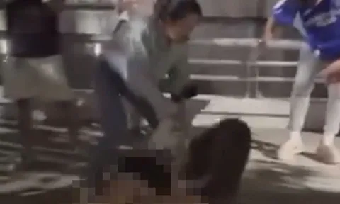 Nữ nhân viên ngân hàng ở Cần Thơ bị vợ đồng nghiệp đánh ghen xé áo, lột quần: Công an khởi tố vụ án, điều tra 3 tội danh