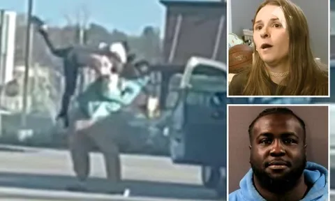 Clip: Nóng mắt cảnh gã tài xế côn đồ quật ngã bà mẹ đơn thân như đấu vật