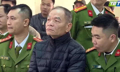 Ông Lê Thanh Vân khai trước toà về lần tình cờ gặp doanh nghiệp và "dúi" phong bì cảm ơn