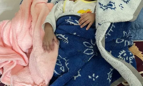 Bé gái 2 tháng tuổi bị bỏ rơi: Hé lộ thân phận người mẹ qua dòng thư tay viết vội chan chứa nỗi niềm