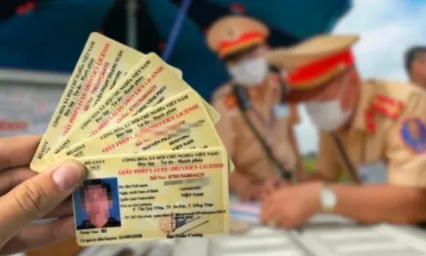 Từ 2025, người lái xe máy ra đường mang theo thứ này sẽ bị phạt tới 8 triệu đồng