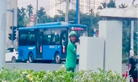 Lời khai bất ngờ của GrabBike tự ý chỉnh tín hiệu đèn giao thông: Không phải lần đầu làm việc này