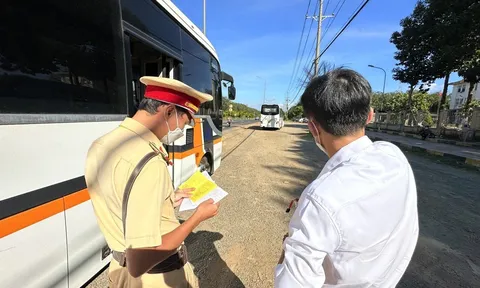 Chi tiết mức phạt đi sai làn đường của ô tô, xe máy: Cao nhất 22 triệu đồng