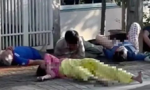 Dựng cây nêu đón Tết, nhiều người nằm vỉa hè la hét, sự thật hãi hùng khi xem camera