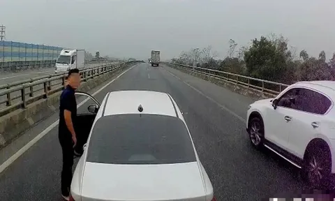 Clip: Tài xế xe con tạt đầu, chèn ép xe khách trên cao tốc Nội Bài - Lào Cai khai gì?