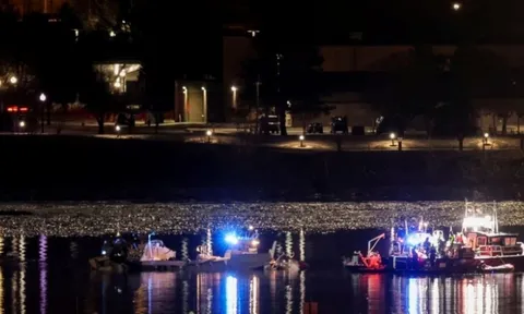 Vụ máy bay va chạm trực thăng ở Mỹ: Hé lộ hồ sơ hãng hàng không